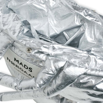 Mads Norgaard Crinkled Metal Pillow Bag Silver binnenkant