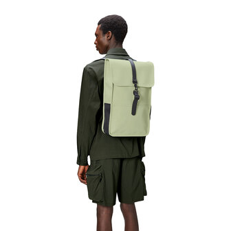 Rains Backpack W3 Earth model man