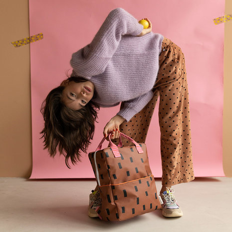 Sticky Lemon Large Backpack Sprinkles Syrup Brown + Bubble Pink model meisje
