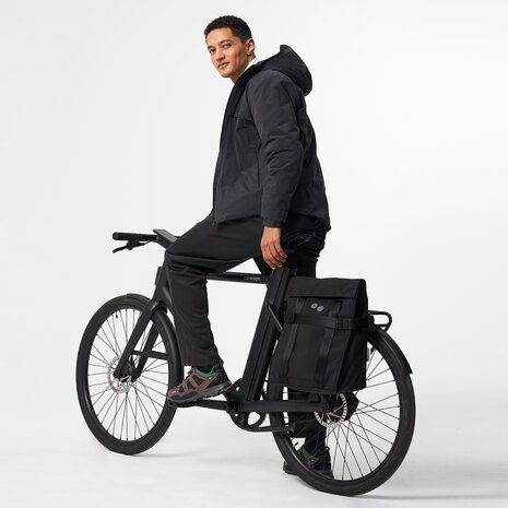 Pinqponq Pendik TB Solid Black model man fiets
