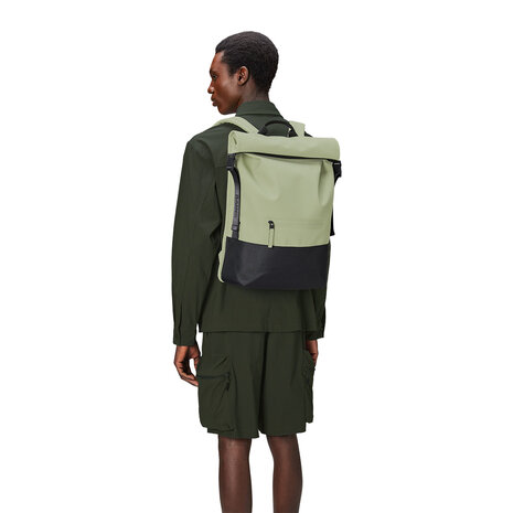 Rains Trail Rolltop Backpack W3 Earth model man