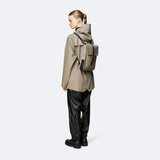 Rains Backpack Micro Taupe model vrouw