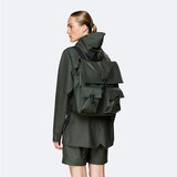 Rains MSN Cargo Bag Green model vrouw